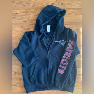 Woman’s New England Patriots Hoodie Zip-up